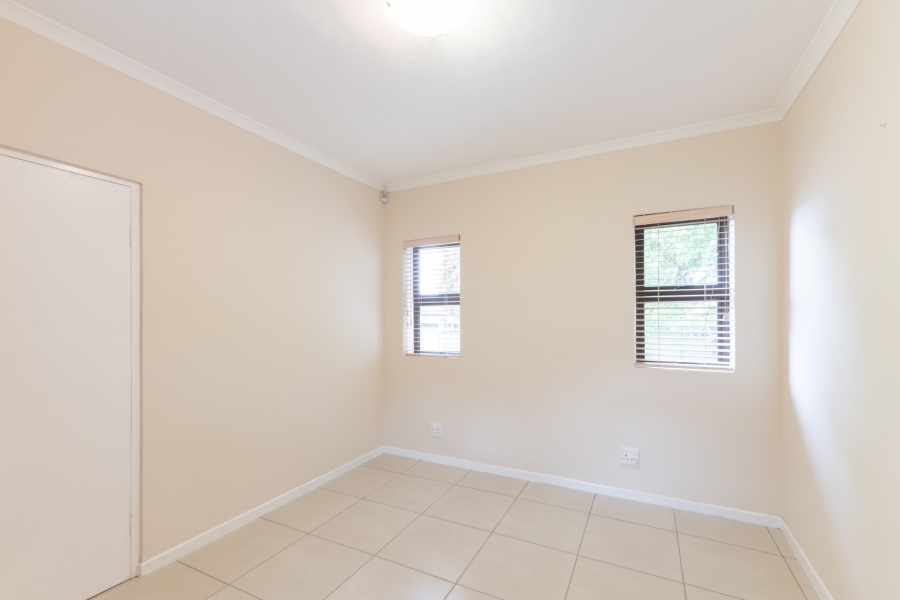 To Let 1 Bedroom Property for Rent in Vredekloof Western Cape